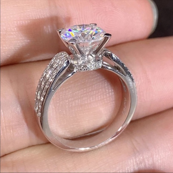 Luxury 925 Silver Beautiful Round Diamond Ring New - Picture 5 of 6